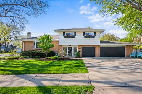 Photo of 527 CUMNOR Court, Deerfield, IL 60015 (MLS # 12627625)