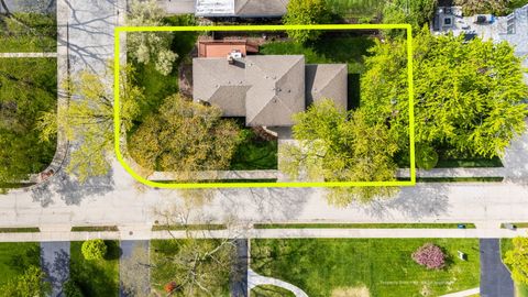 Tiny photo for 527 CUMNOR Court, Deerfield, IL 60015 (MLS # 12627625)