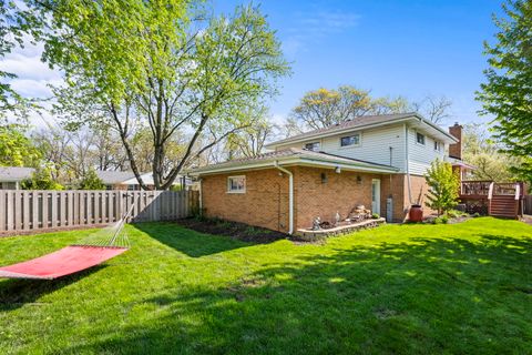 Tiny photo for 527 CUMNOR Court, Deerfield, IL 60015 (MLS # 12627625)