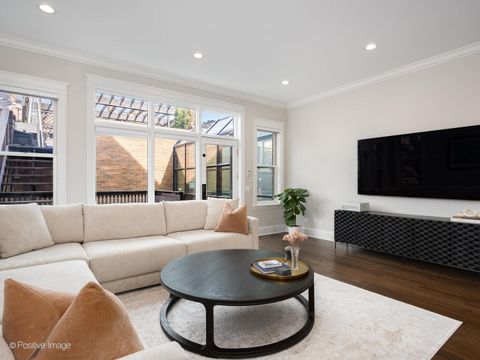 Tiny photo for 1532 W Wolfram Street, Chicago, IL 60657 (MLS # 12531691)