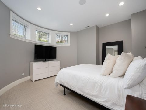 Tiny photo for 1532 W Wolfram Street, Chicago, IL 60657 (MLS # 12531691)
