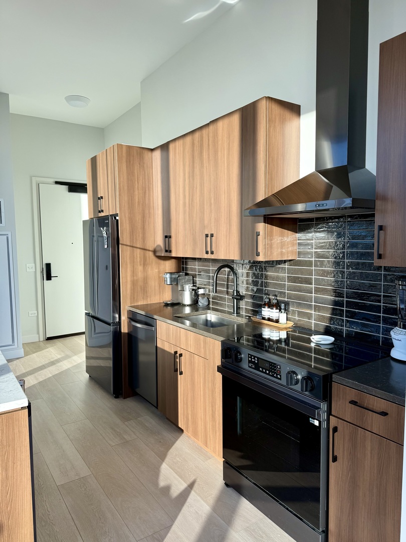 1101 W Van Buren Street 2002