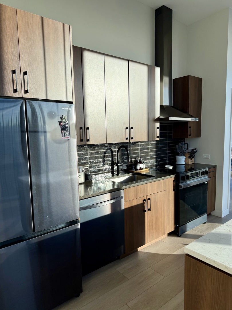 1101 W Van Buren Street 2002