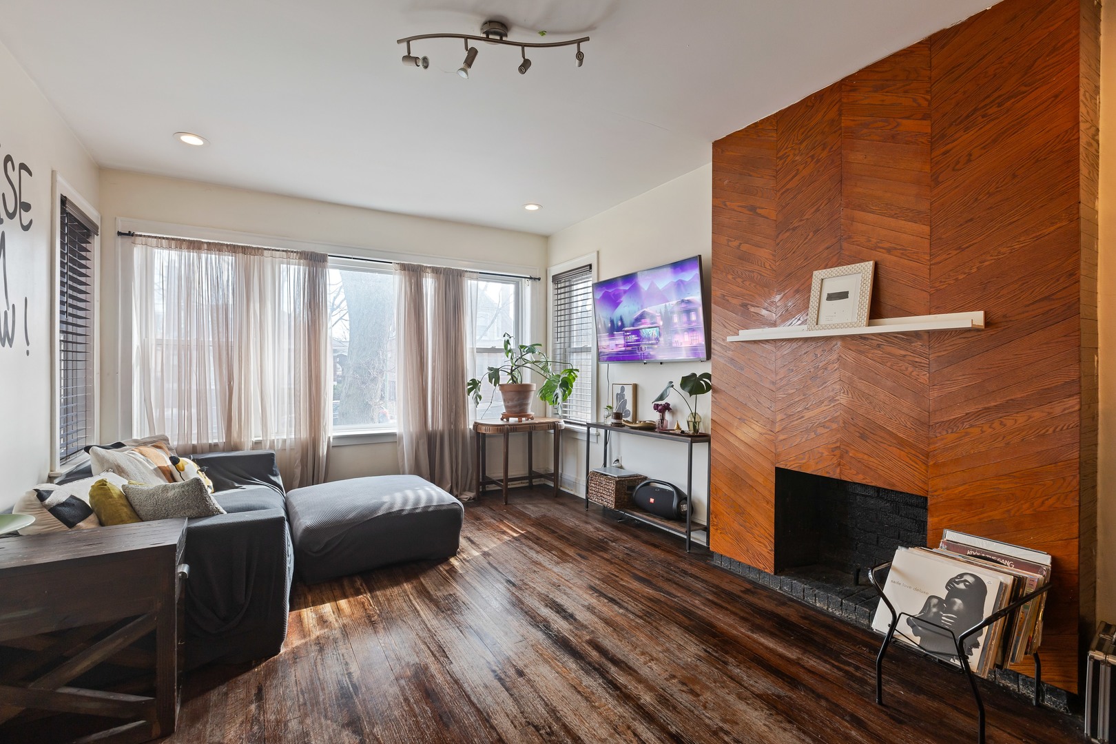 7140 S Eberhart Avenue