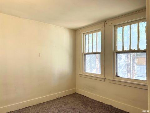 Tiny photo for 313 CASTLETON Avenue, Mt Vernon, IL 62864 (MLS # EB459803)