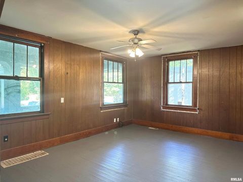 Tiny photo for 313 CASTLETON Avenue, Mt Vernon, IL 62864 (MLS # EB459803)