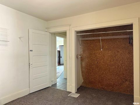 Tiny photo for 313 CASTLETON Avenue, Mt Vernon, IL 62864 (MLS # EB459803)