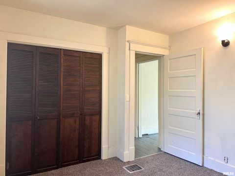 Tiny photo for 313 CASTLETON Avenue, Mt Vernon, IL 62864 (MLS # EB459803)