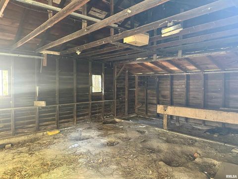 Tiny photo for 313 CASTLETON Avenue, Mt Vernon, IL 62864 (MLS # EB459803)