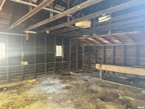 Tiny photo for 313 CASTLETON Avenue, Mt Vernon, IL 62864 (MLS # EB459803)