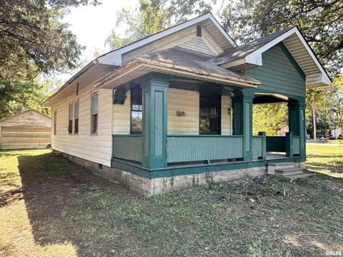 Tiny photo for 313 CASTLETON Avenue, Mt Vernon, IL 62864 (MLS # EB459803)