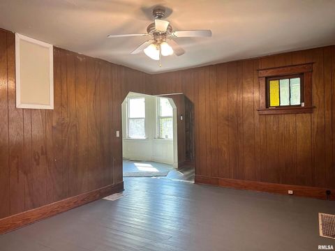 Tiny photo for 313 CASTLETON Avenue, Mt Vernon, IL 62864 (MLS # EB459803)