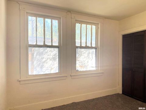 Tiny photo for 313 CASTLETON Avenue, Mt Vernon, IL 62864 (MLS # EB459803)