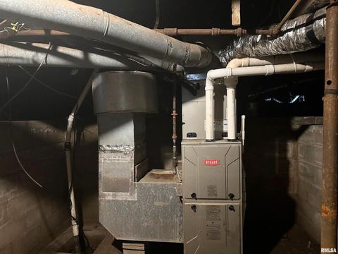 Tiny photo for 313 CASTLETON Avenue, Mt Vernon, IL 62864 (MLS # EB459803)