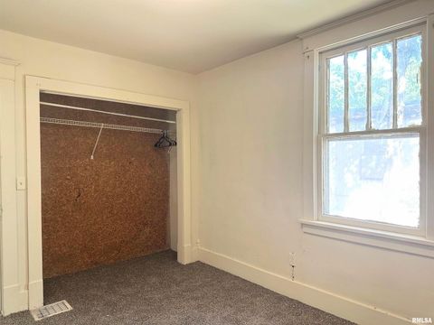 Tiny photo for 313 CASTLETON Avenue, Mt Vernon, IL 62864 (MLS # EB459803)