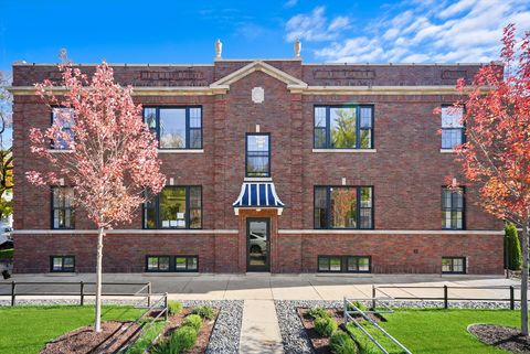 4153 N Hermitage Avenue Chicago IL 60613