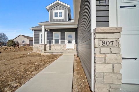 Tiny photo for 807 Verkler Court, Bloomington, IL 61704 (MLS # 12567123)