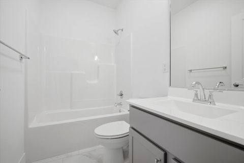 Tiny photo for 807 Verkler Court, Bloomington, IL 61704 (MLS # 12567123)