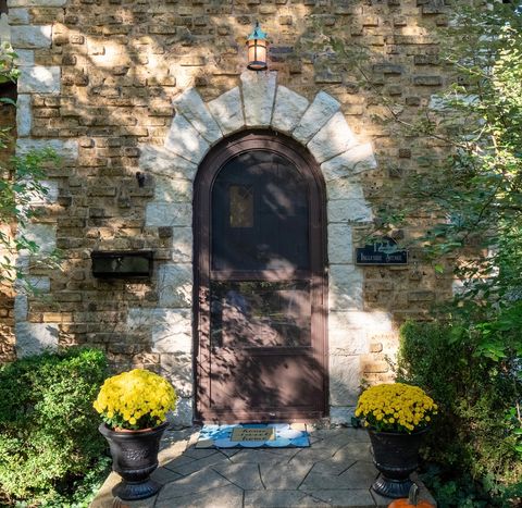 Tiny photo for 123 Ingleside Avenue, Aurora, IL 60506 (MLS # 12470392)