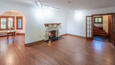 Tiny photo for 123 Ingleside Avenue, Aurora, IL 60506 (MLS # 12470392)