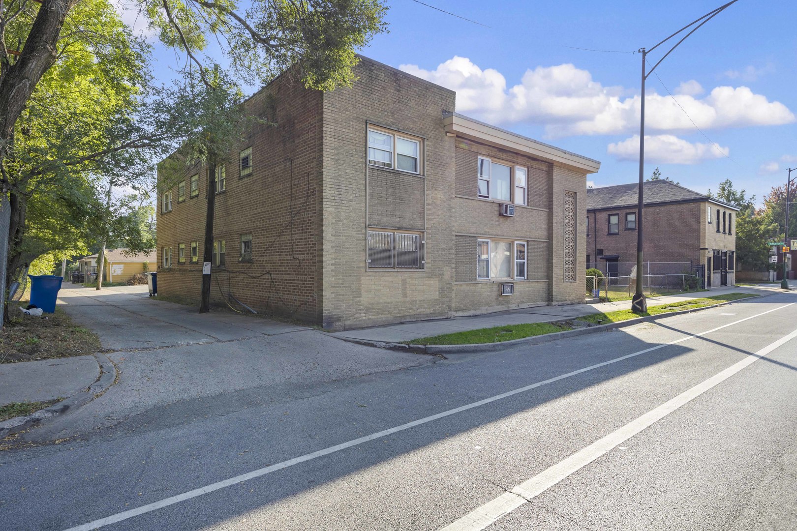 2537 E 83rd Street