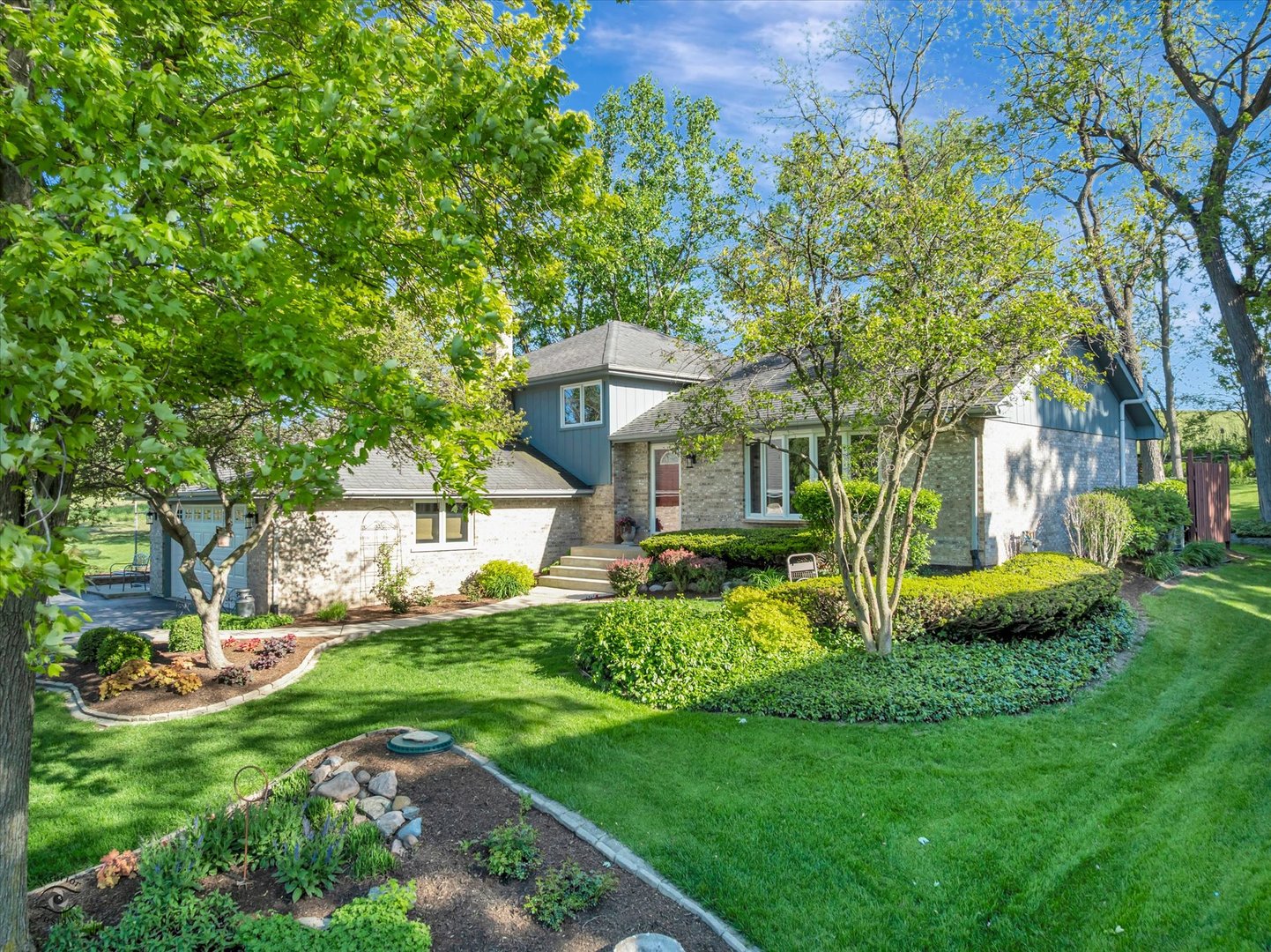 15903 W Shady Lane