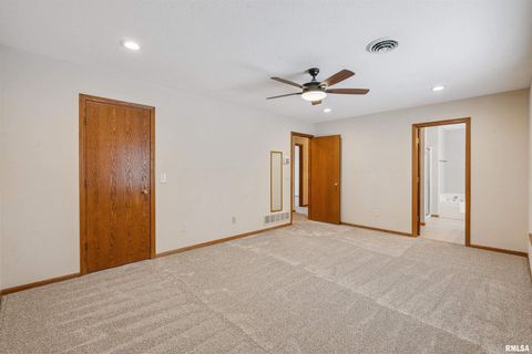 Tiny photo for 4406 REGENCY Place, Davenport, IA 52806 (MLS # QC4269635)