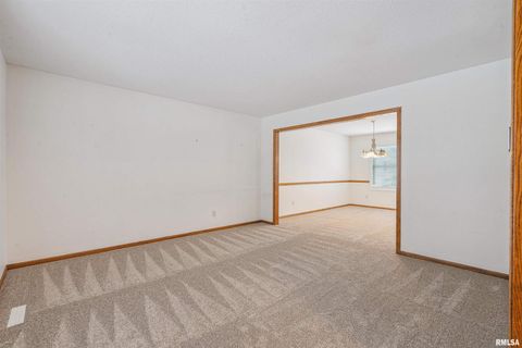 Tiny photo for 4406 REGENCY Place, Davenport, IA 52806 (MLS # QC4269635)