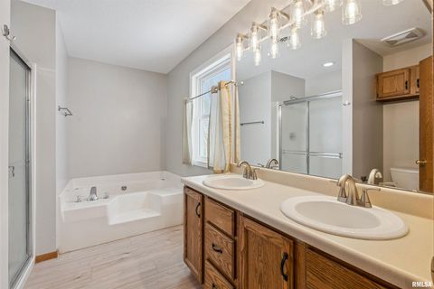 Tiny photo for 4406 REGENCY Place, Davenport, IA 52806 (MLS # QC4269635)