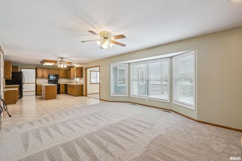 Tiny photo for 4406 REGENCY Place, Davenport, IA 52806 (MLS # QC4269635)