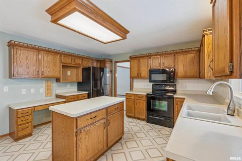 Tiny photo for 4406 REGENCY Place, Davenport, IA 52806 (MLS # QC4269635)