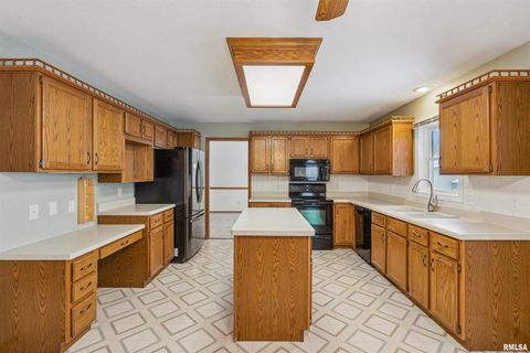 Tiny photo for 4406 REGENCY Place, Davenport, IA 52806 (MLS # QC4269635)