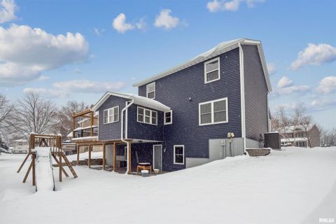 Tiny photo for 4406 REGENCY Place, Davenport, IA 52806 (MLS # QC4269635)