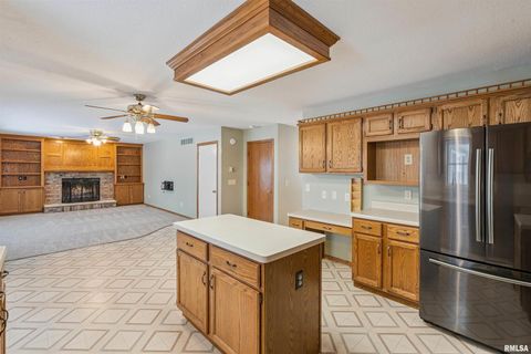 Tiny photo for 4406 REGENCY Place, Davenport, IA 52806 (MLS # QC4269635)