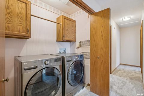 Tiny photo for 4406 REGENCY Place, Davenport, IA 52806 (MLS # QC4269635)