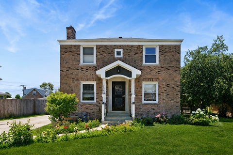 Photo of 1738 Mannheim Road, Des Plaines, IL 60018 (MLS # 12674991)