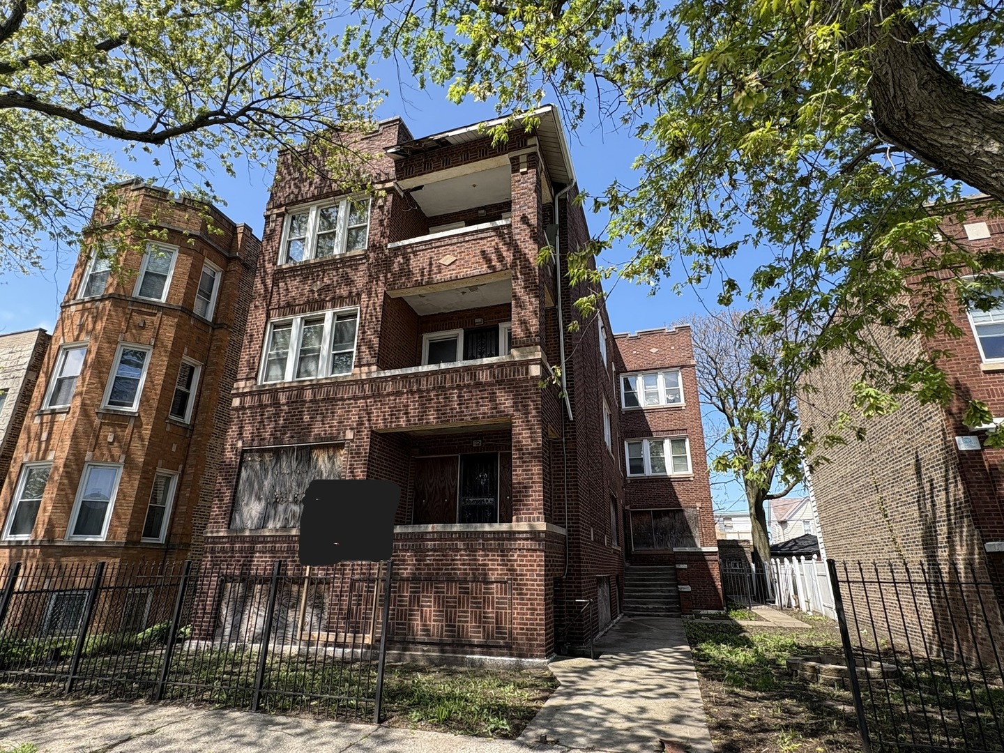 1526 E 72nd Place