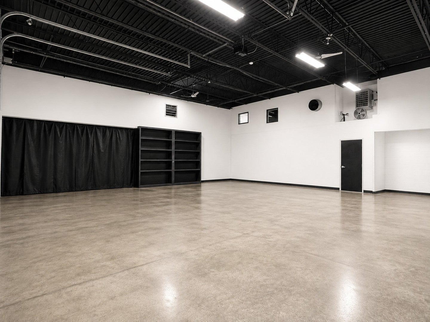 1600 N Milwaukee Avenue 307-308