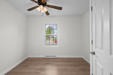 Tiny photo for 933 34th Avenue, East Moline, IL 61244 (MLS # 12621148)