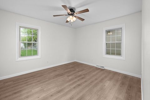 Tiny photo for 933 34th Avenue, East Moline, IL 61244 (MLS # 12621148)