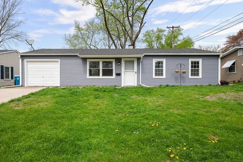 Photo of 933 34th Avenue, East Moline, IL 61244 (MLS # 12621148)