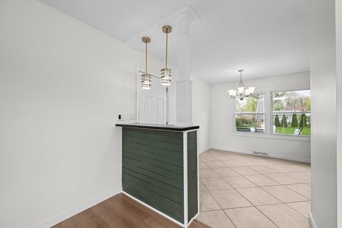 Tiny photo for 933 34th Avenue, East Moline, IL 61244 (MLS # 12621148)