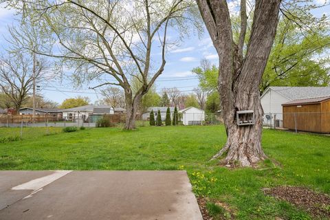Tiny photo for 933 34th Avenue, East Moline, IL 61244 (MLS # 12621148)