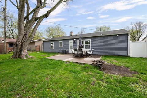Tiny photo for 933 34th Avenue, East Moline, IL 61244 (MLS # 12621148)