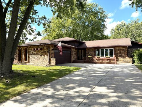 Photo of 701 Brookside Lane, Frankfort, IL 60423 (MLS # 12493239)