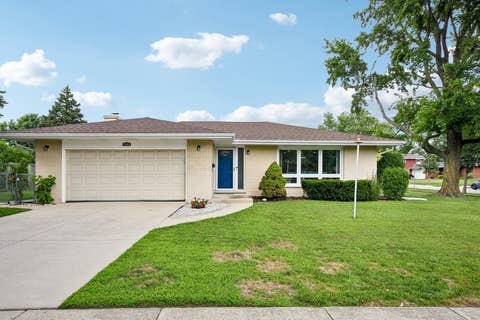 Photo of 3500 Plum Grove Drive, Rolling Meadows, IL 60008 (MLS # 12720255)