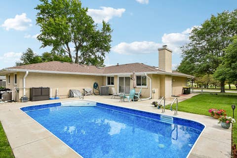 Tiny photo for 3500 Plum Grove Drive, Rolling Meadows, IL 60008 (MLS # 12720255)