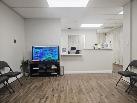 Tiny photo for 10540 W Cermak Road #2, Westchester, IL 60154 (MLS # 12569109)