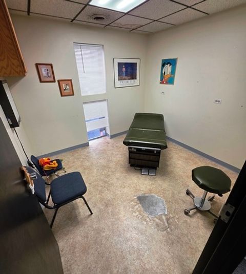 Tiny photo for 10540 W Cermak Road #2, Westchester, IL 60154 (MLS # 12569109)