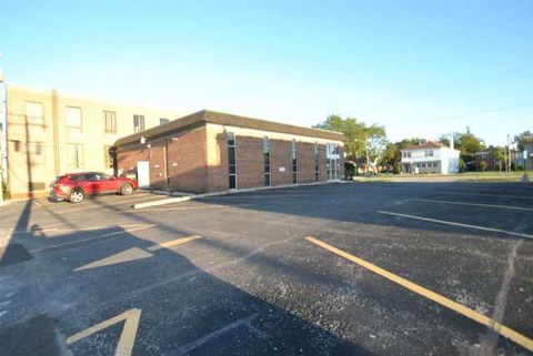 Tiny photo for 10540 W Cermak Road #2, Westchester, IL 60154 (MLS # 12569109)